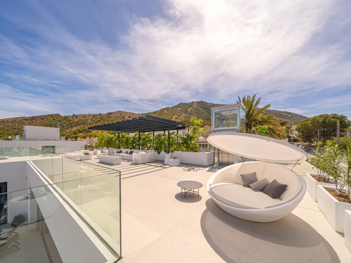 Villa de lujo de obra nueva en El Albir con vistas panorámicas al mar
