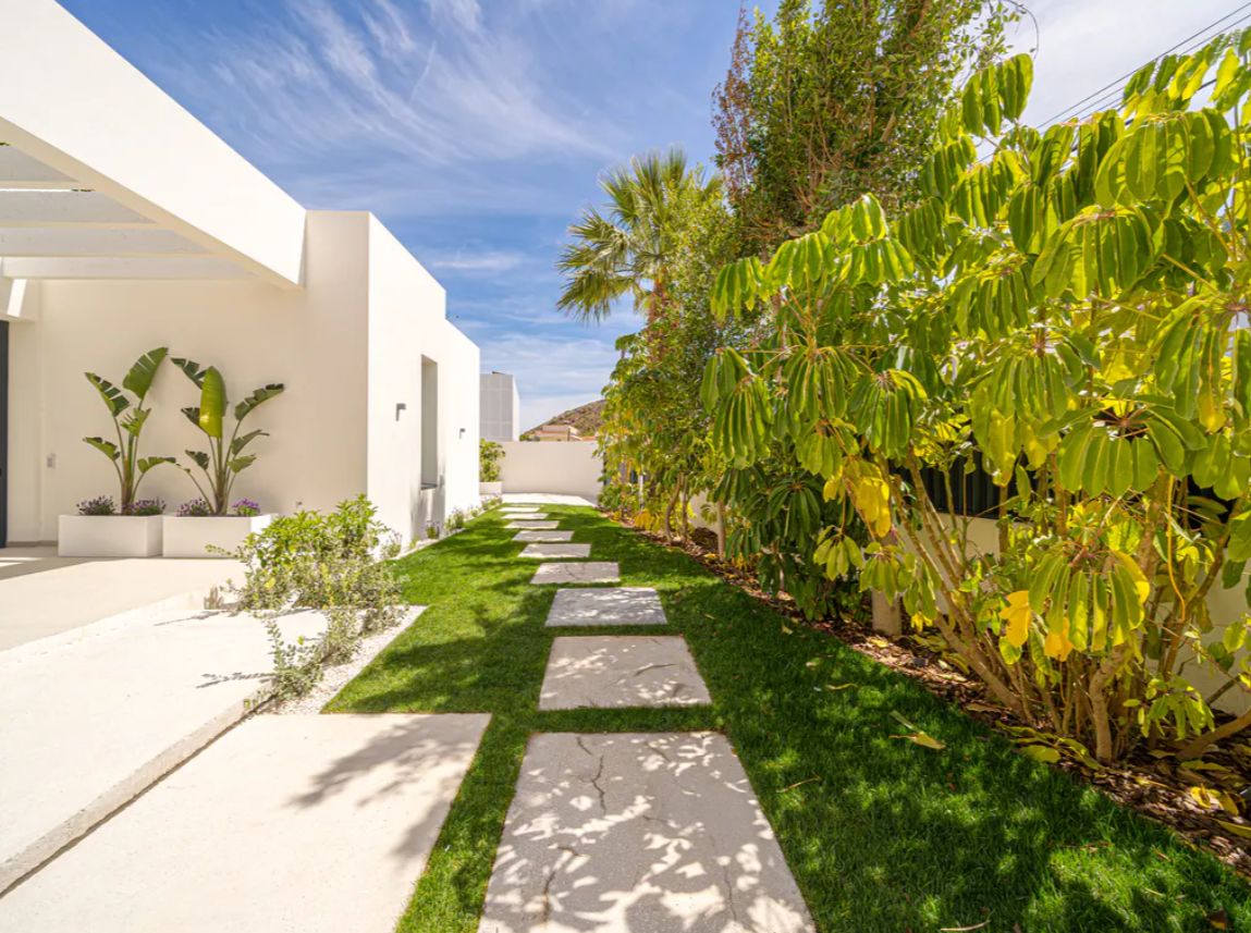 Villa de lujo de obra nueva en El Albir con vistas panorámicas al mar