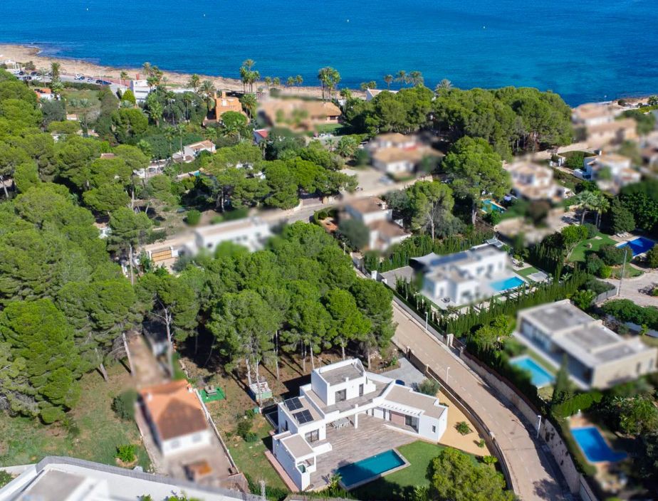 Villa moderna de nueva construcción junto a Cala Blanca en Jávea
