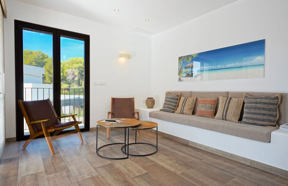 Villa moderna de nueva construcción junto a Cala Blanca en Jávea