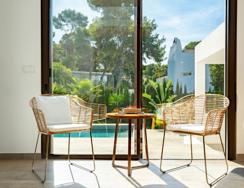 Villa moderna de nueva construcción junto a Cala Blanca en Jávea