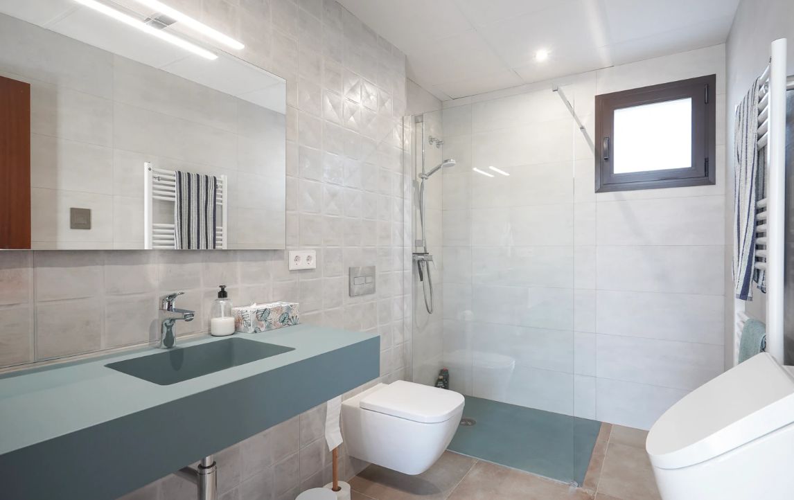 Villa moderna de nueva construcción junto a Cala Blanca en Jávea