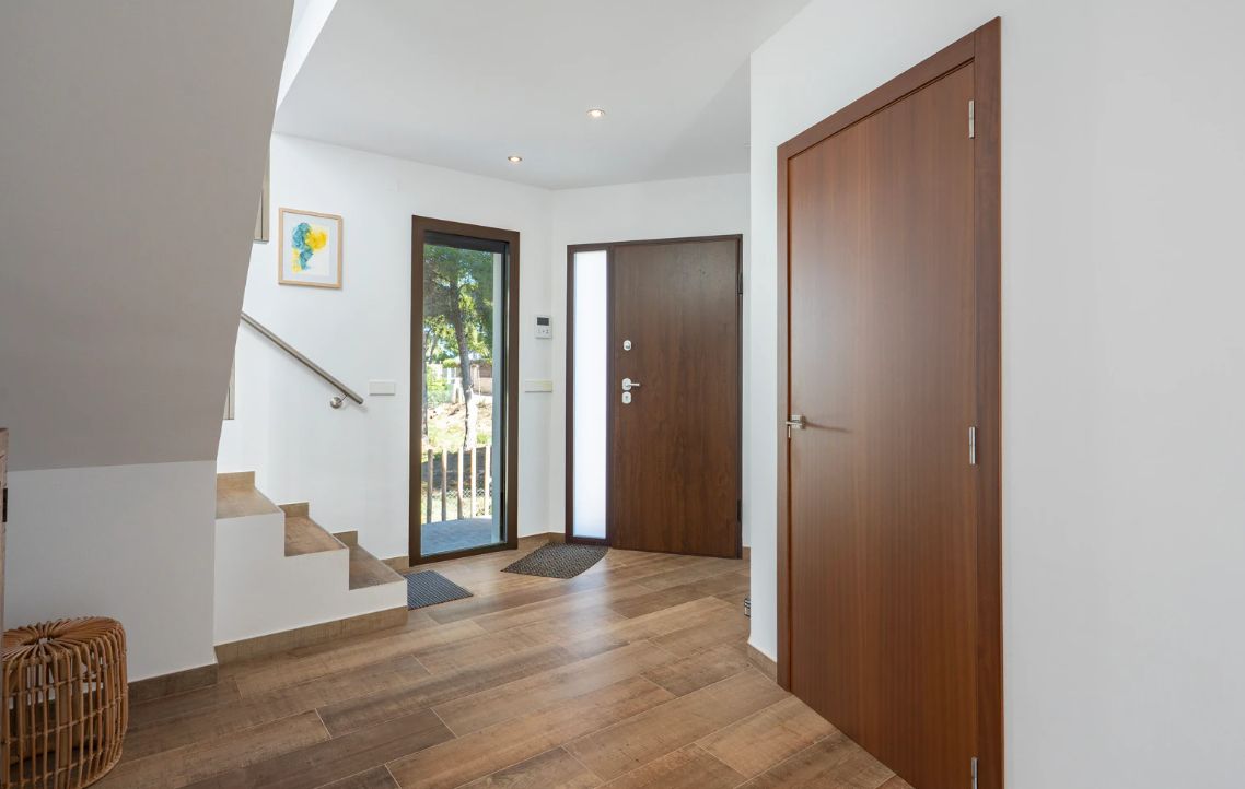 Villa moderna de nueva construcción junto a Cala Blanca en Jávea