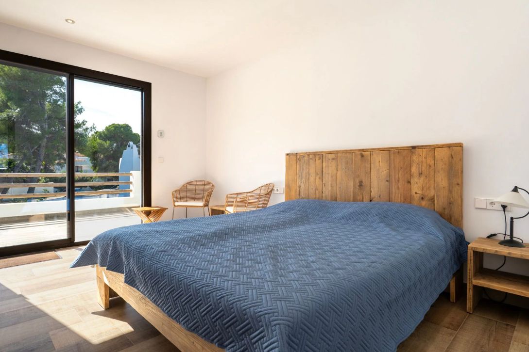 Villa moderna de nueva construcción junto a Cala Blanca en Jávea