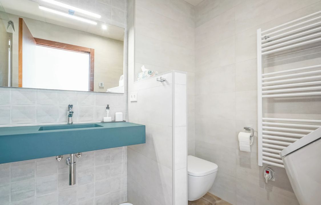 Villa moderna de nueva construcción junto a Cala Blanca en Jávea