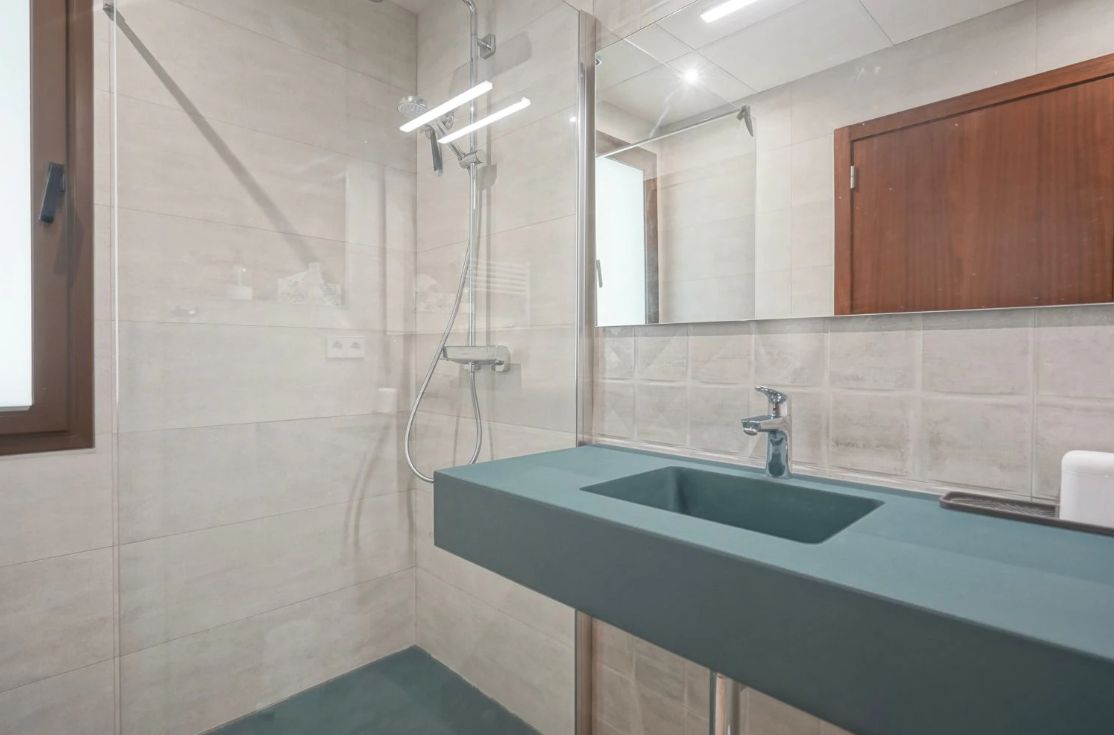 Villa moderna de nueva construcción junto a Cala Blanca en Jávea