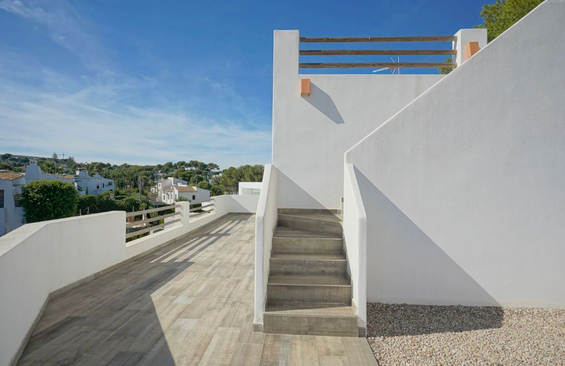 Villa moderna de nueva construcción junto a Cala Blanca en Jávea