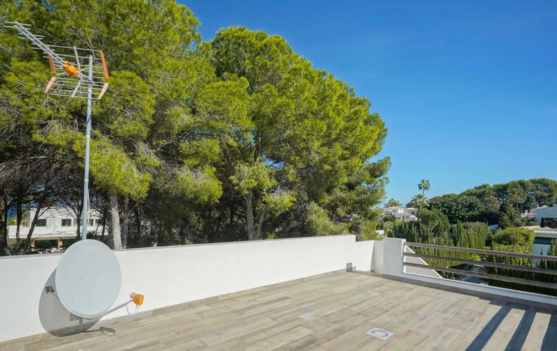 Villa moderna de nueva construcción junto a Cala Blanca en Jávea