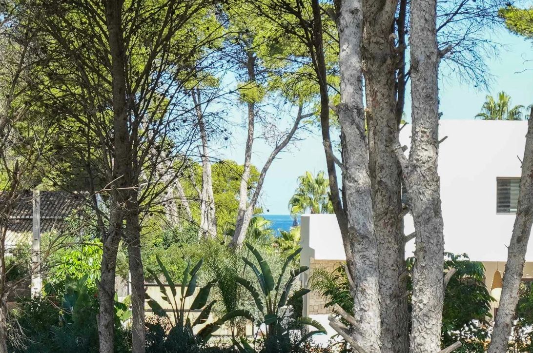 Villa moderna de nueva construcción junto a Cala Blanca en Jávea
