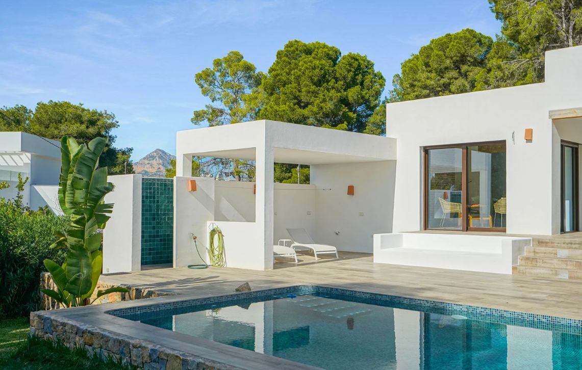 Villa moderna de nueva construcción junto a Cala Blanca en Jávea