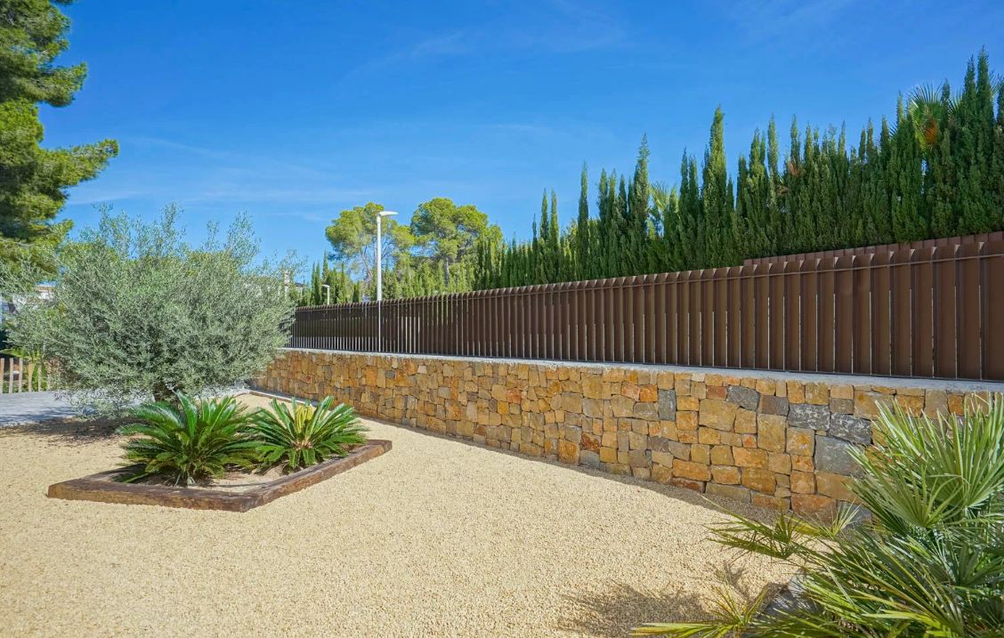 Villa moderna de nueva construcción junto a Cala Blanca en Jávea