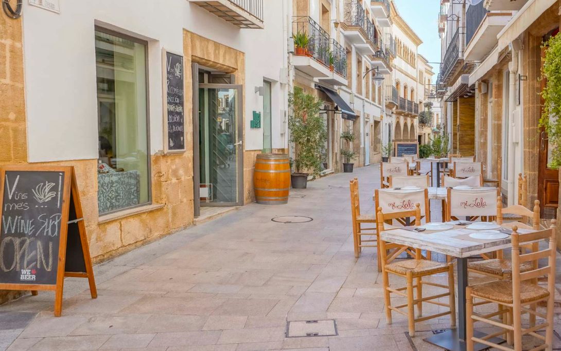Villa moderna de nueva construcción junto a Cala Blanca en Jávea