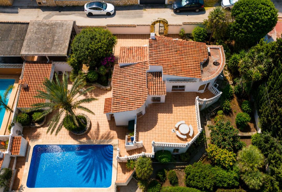 Mediterrane villa met uitzicht op zee en het kasteel van Dénia in El Montgó