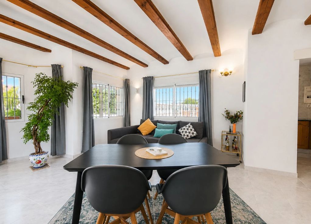 Mediterrane villa met uitzicht op zee en het kasteel van Dénia in El Montgó