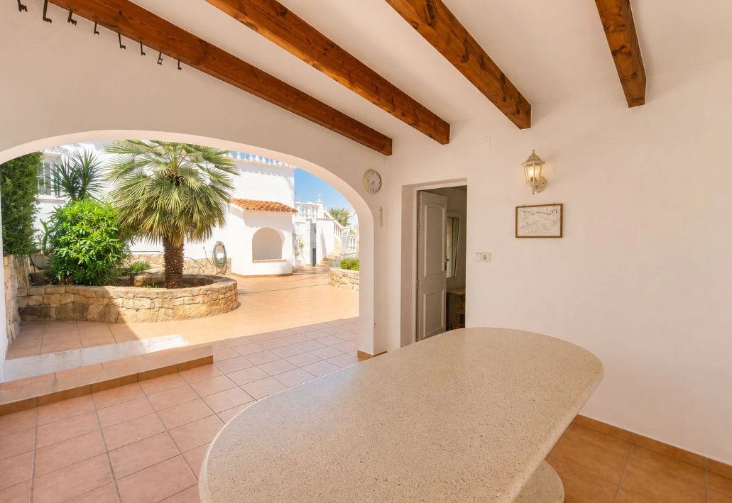 Mediterrane villa met uitzicht op zee en het kasteel van Dénia in El Montgó