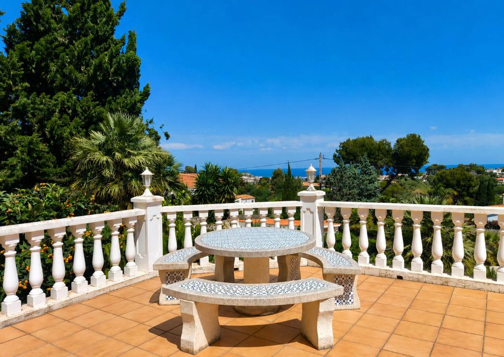 Mediterrane villa met uitzicht op zee en het kasteel van Dénia in El Montgó