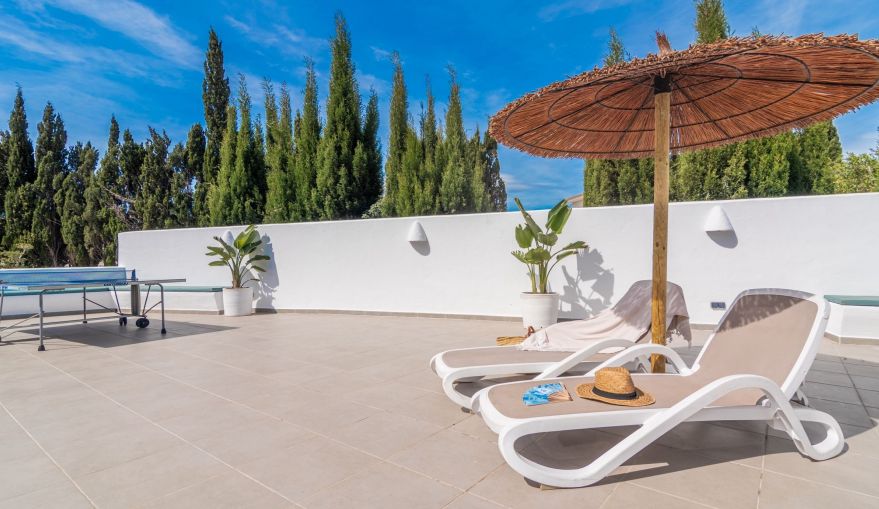 Villa de estilo ibicenco près de l'Arenal à Jávea avec piscine privée