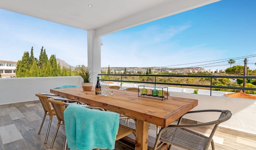 Villa de estilo ibicenco près de l'Arenal à Jávea avec piscine privée