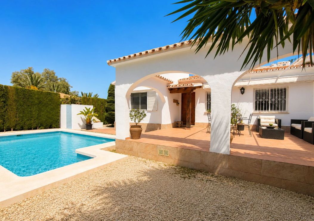 CP1266 - Gemoderniseerde mediterrane villa te koop in El Montgó, Dénia