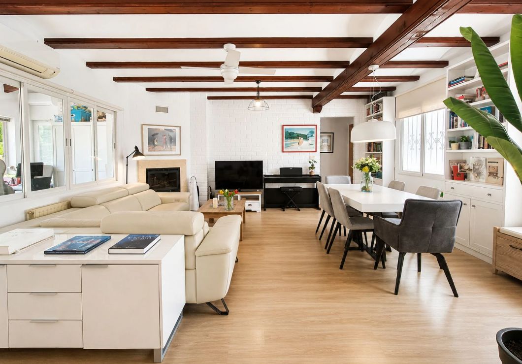 Villa méditerranéenne rénovée à vendre à El Montgó, Dénia
