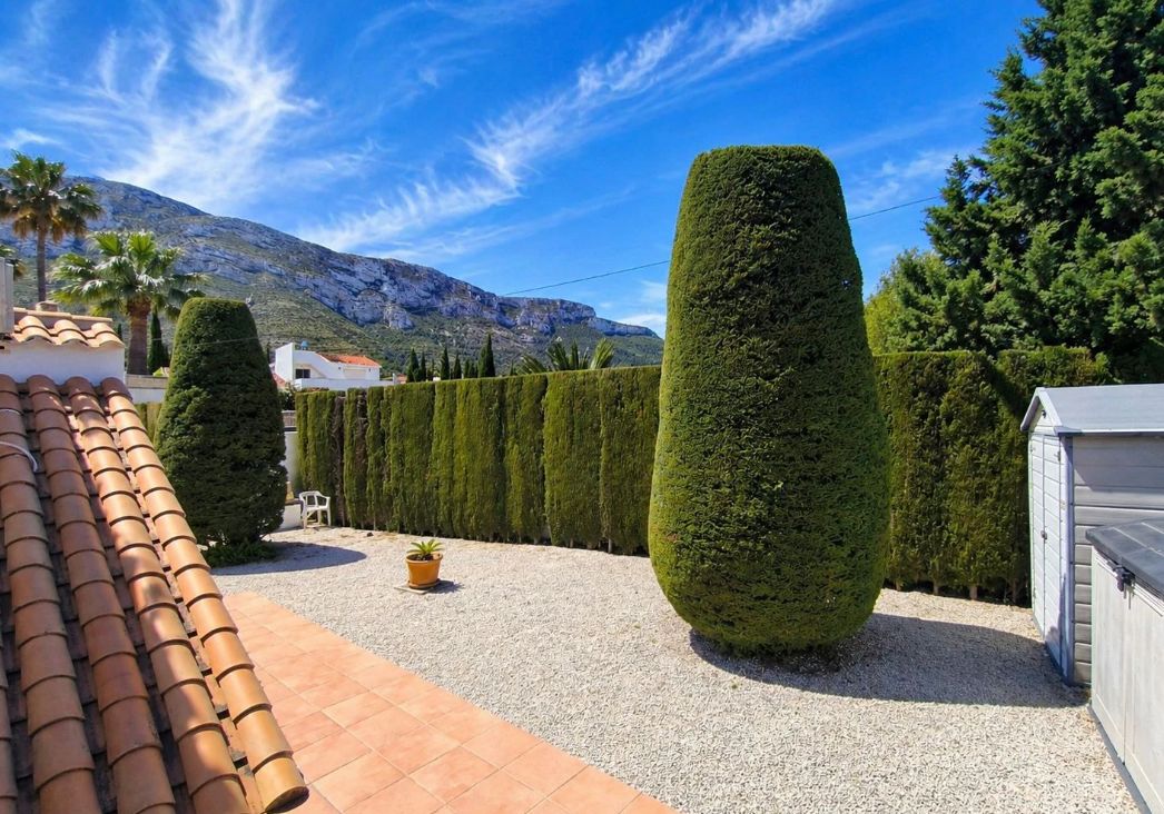 Villa méditerranéenne rénovée à vendre à El Montgó, Dénia