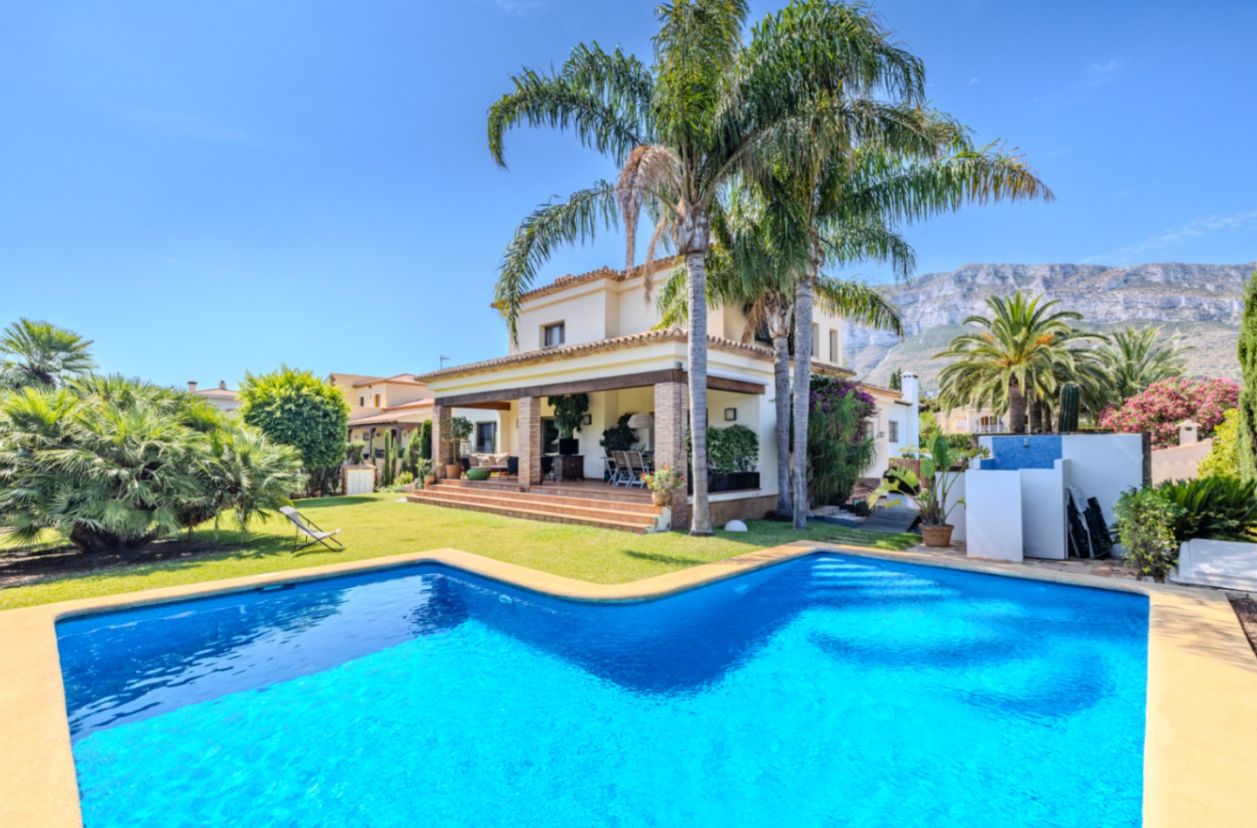 CP1267 - Villa méditerranéenne de haute qualité à San Nicolás, Dénia