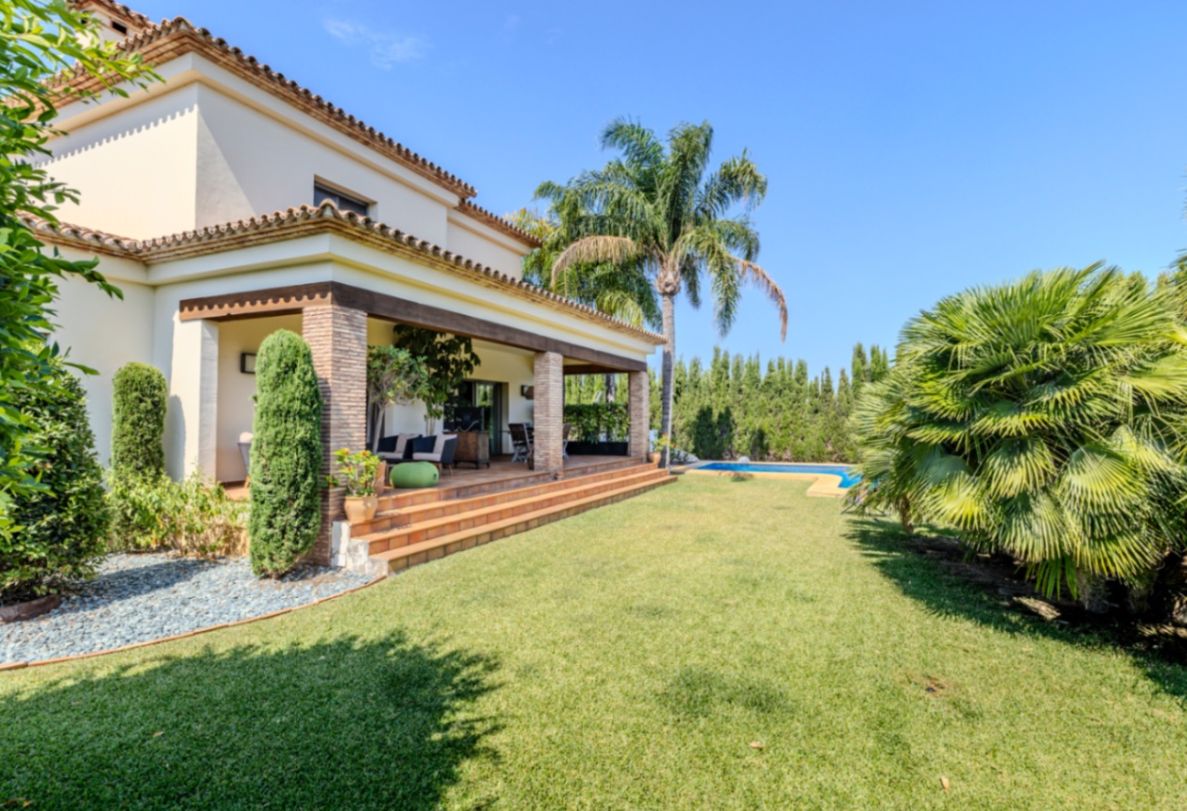Hochwertige mediterrane Villa in San Nicolás, Dénia