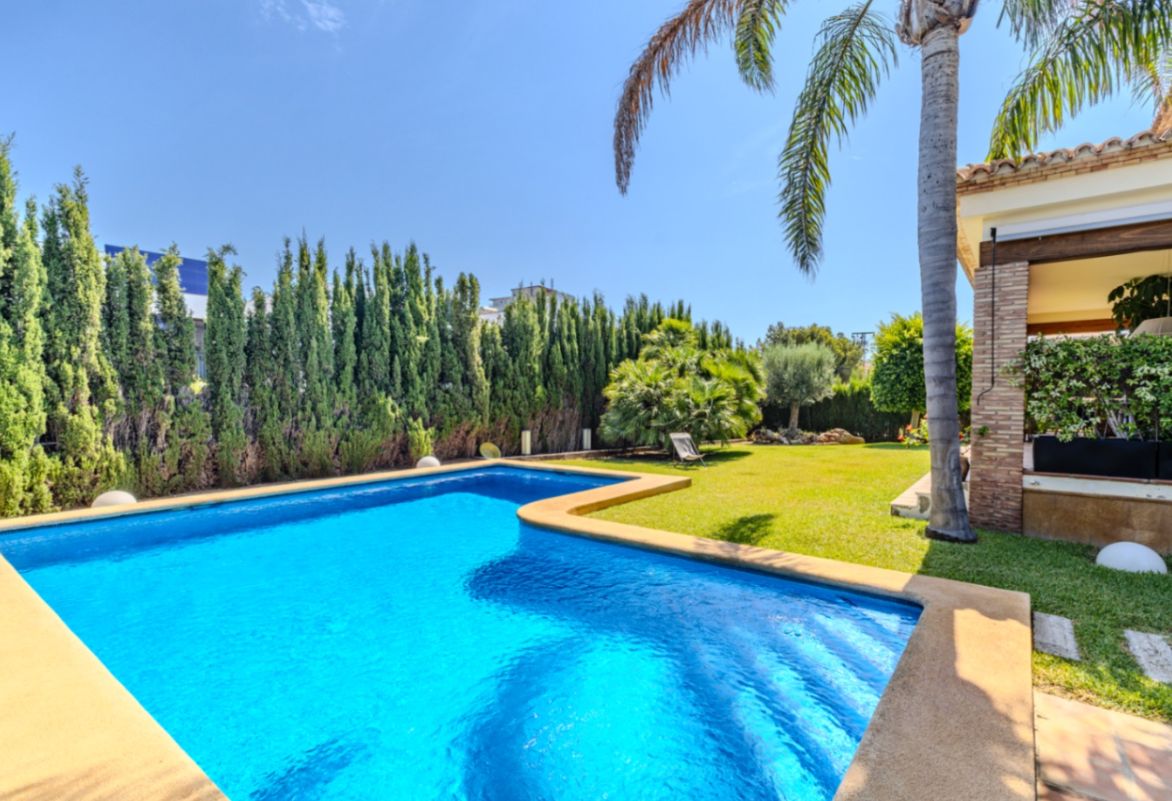 Hochwertige mediterrane Villa in San Nicolás, Dénia