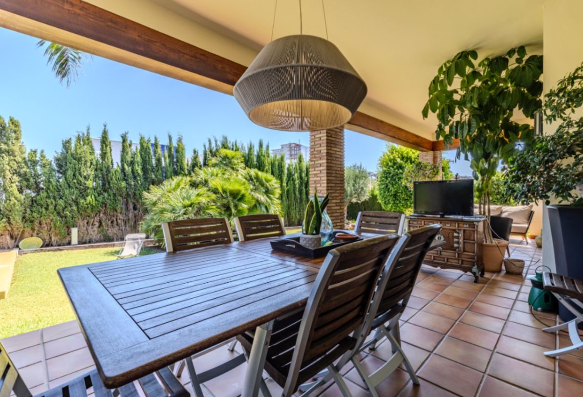 Hochwertige mediterrane Villa in San Nicolás, Dénia