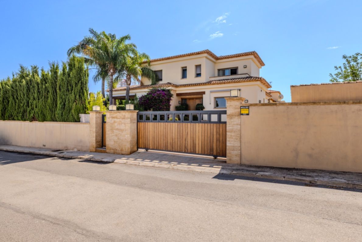 Hochwertige mediterrane Villa in San Nicolás, Dénia