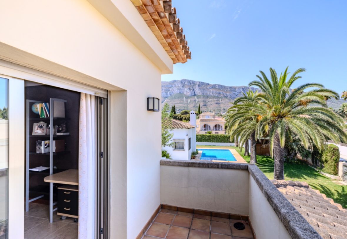 Hochwertige mediterrane Villa in San Nicolás, Dénia
