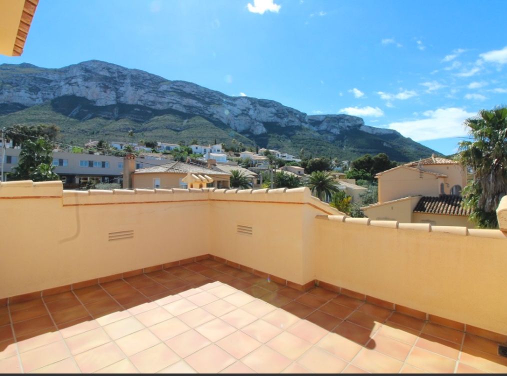 Villa elegante en venta en zona residencial de Denia