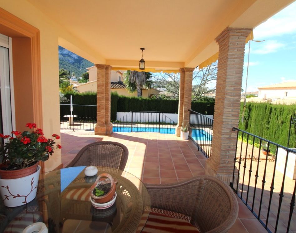 Villa elegante en venta en zona residencial de Denia