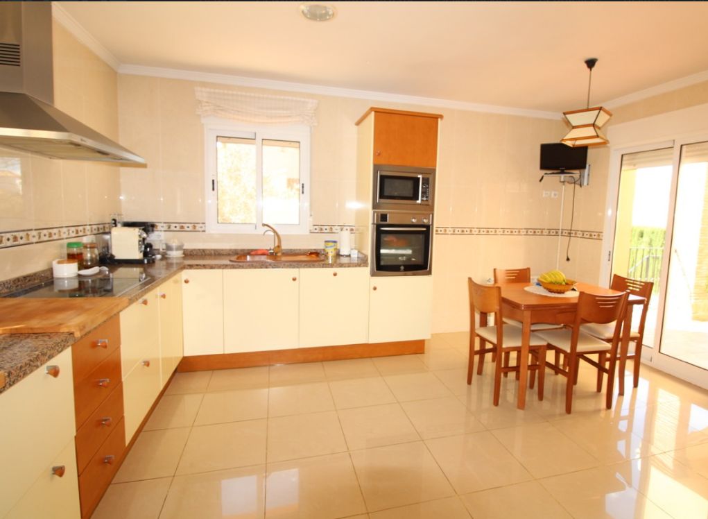 Villa elegante en venta en zona residencial de Denia