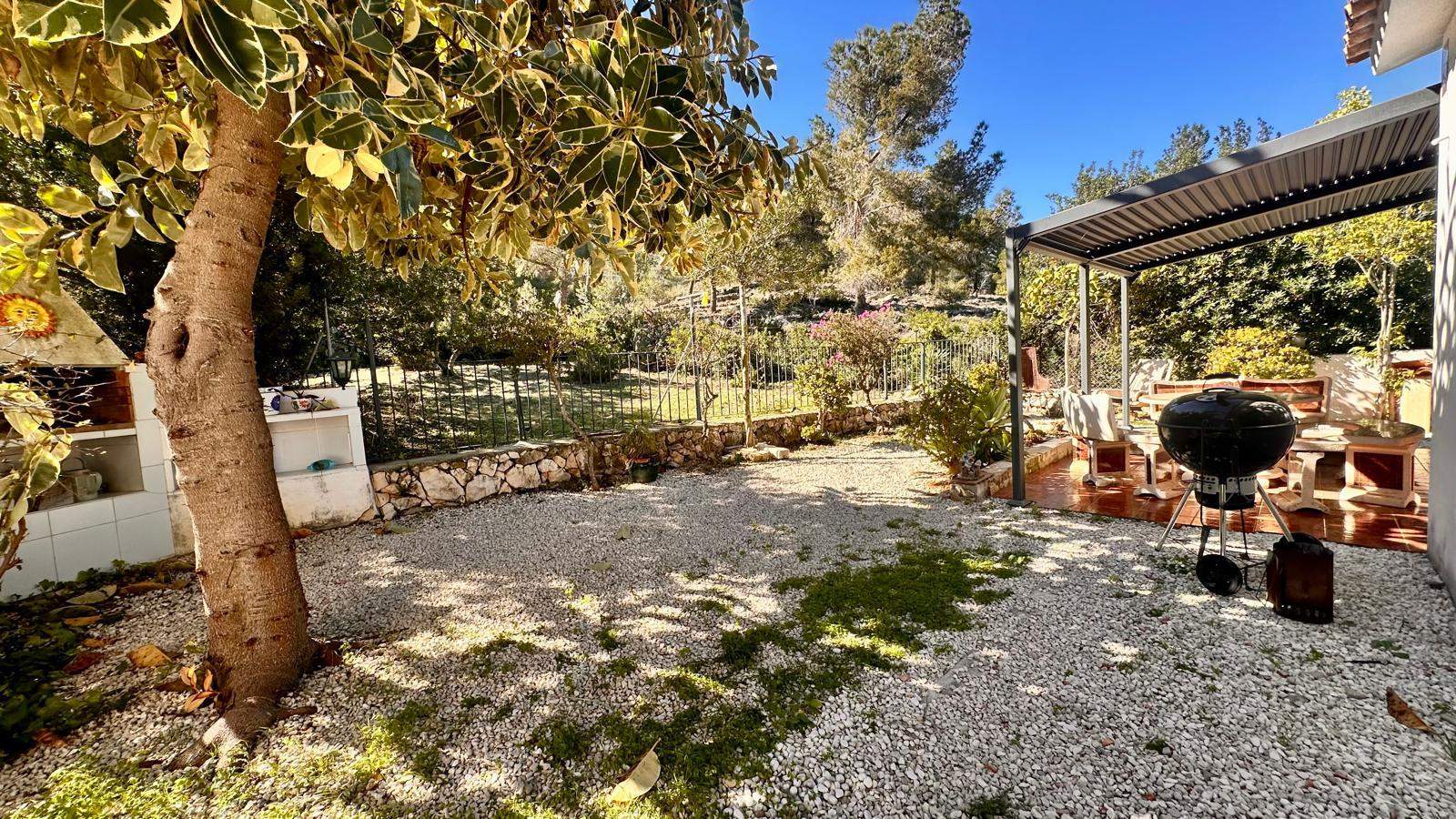Villa méditerranéenne rénovée avec vue panoramique sur la mer et le Montgó à Dénia