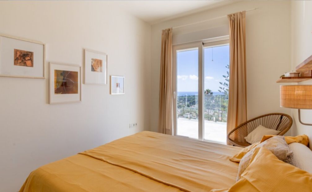 Modern villa with spectacular sea views in Moraira