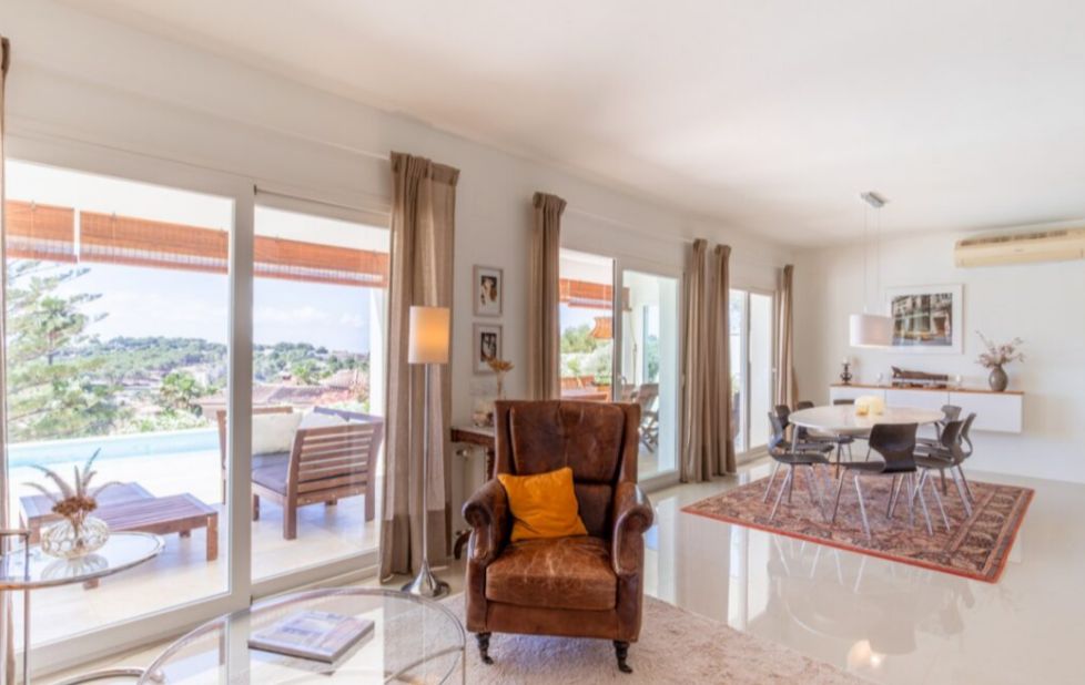 Modern villa with spectacular sea views in Moraira