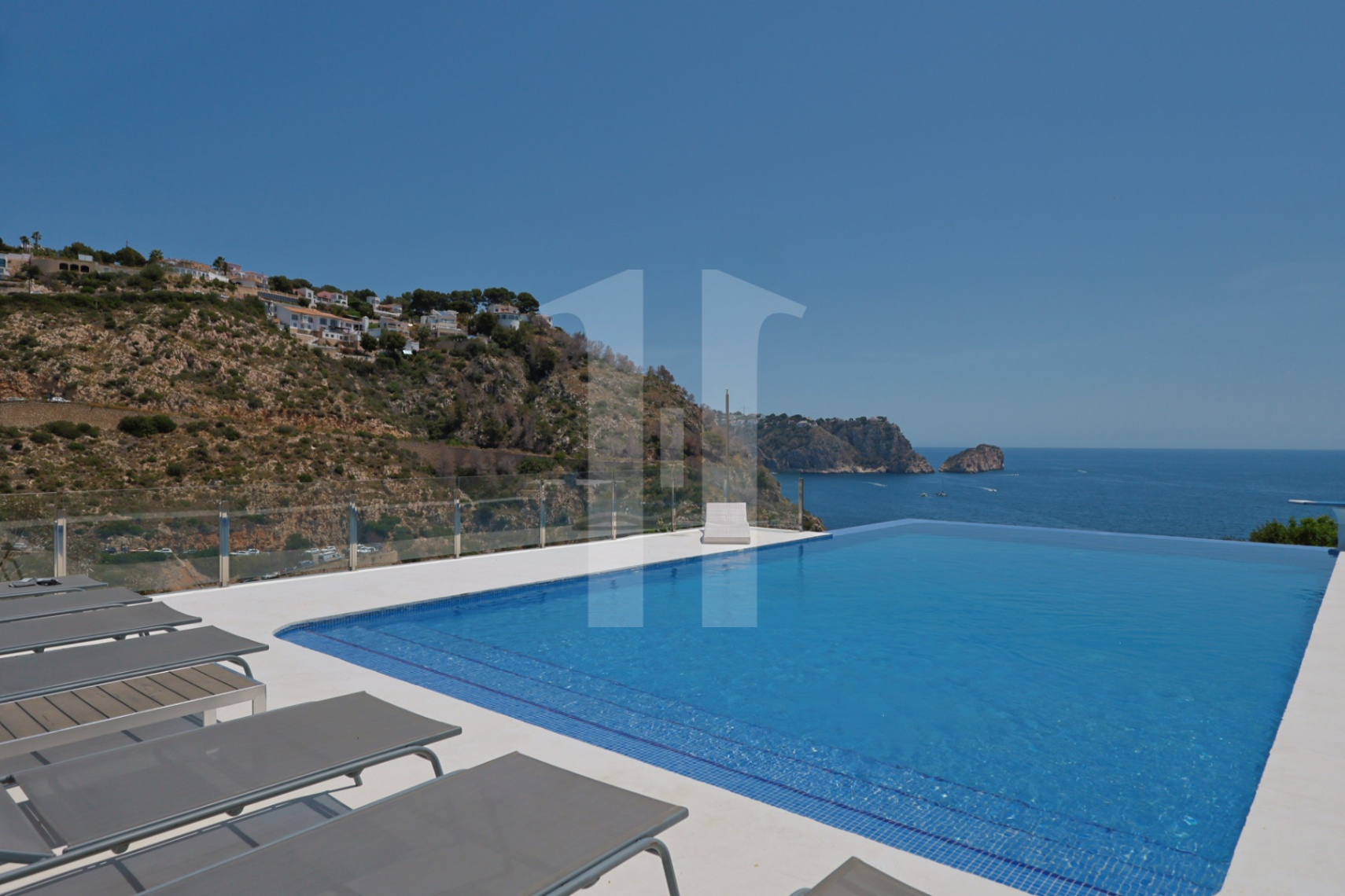 Villa de lujo en primera línea de la Cala Granadella Jávea