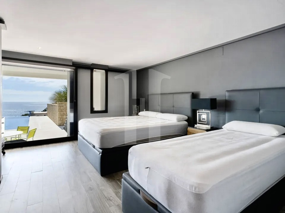 Villa de lujo en primera línea de la Cala Granadella Jávea
