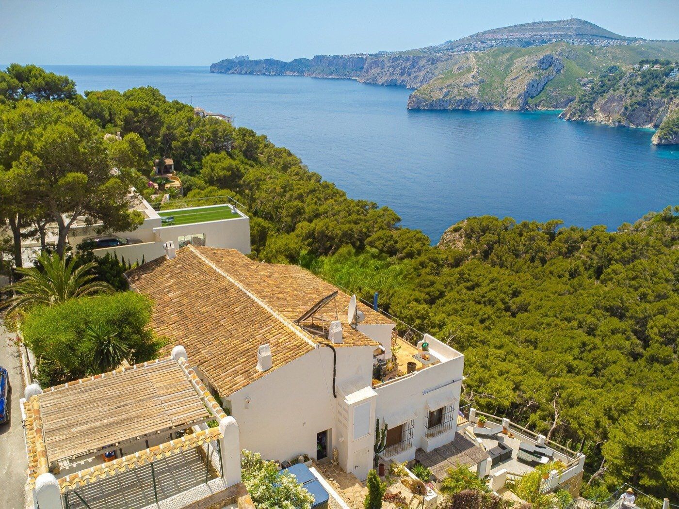 CBHN1323 - Villa méditerranéenne en première ligne avec des vues imprenables sur la mer à Javea