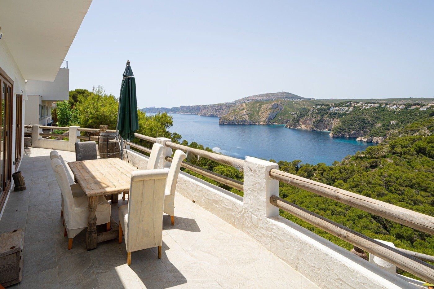 Mediterranean villa i första linjen med imponerande havsutsikt i Javea