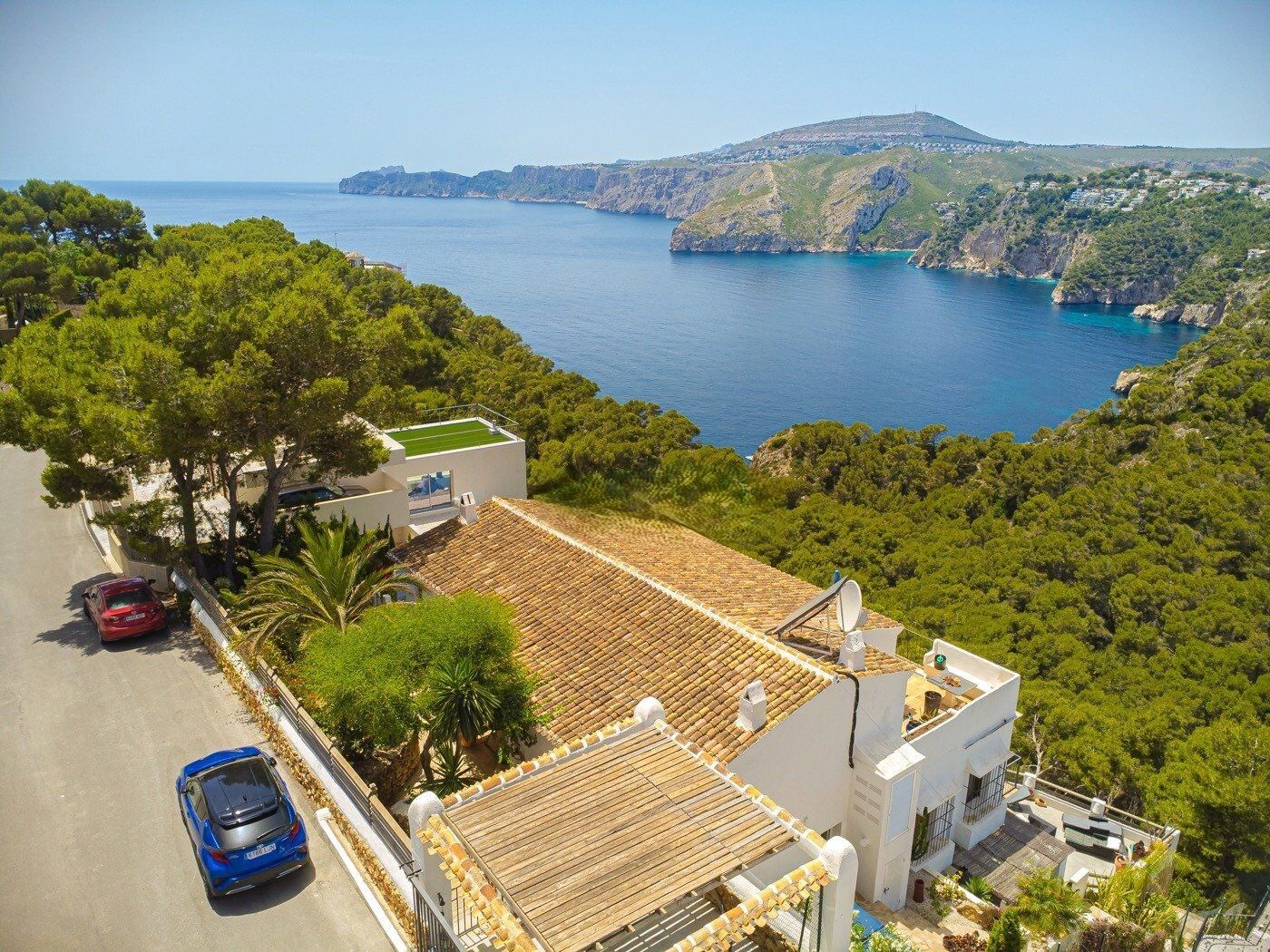 Mediterranean villa i första linjen med imponerande havsutsikt i Javea