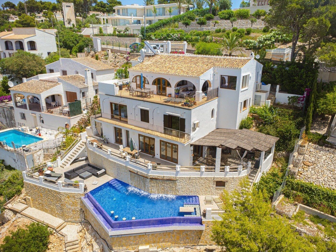 Mediterranean villa i första linjen med imponerande havsutsikt i Javea