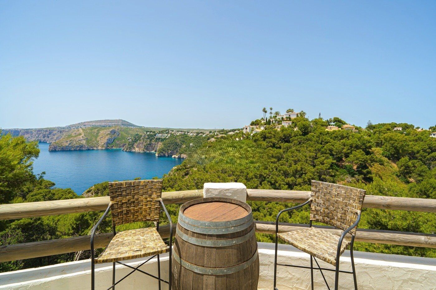 Mediterranean villa i första linjen med imponerande havsutsikt i Javea
