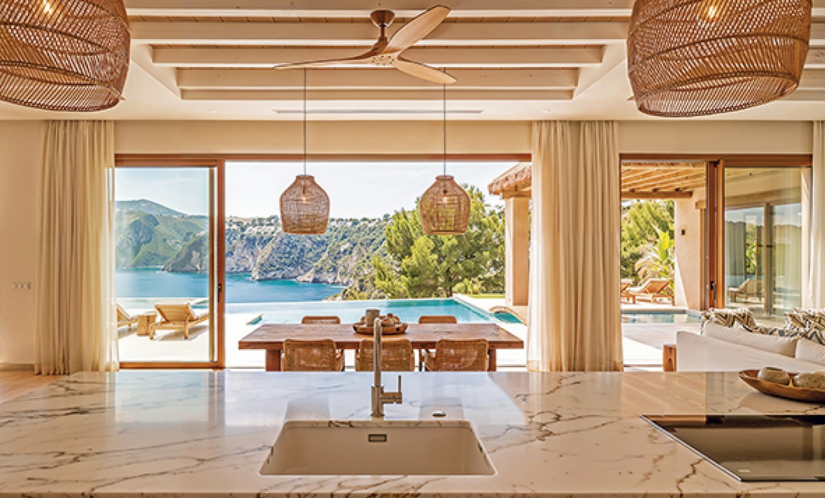 Nieuwbouwvilla direct aan zee in Ambolo Jávea