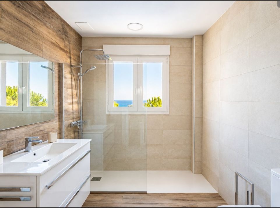 Villa rénovée avec vue sur la mer à Marquesas, Dénia