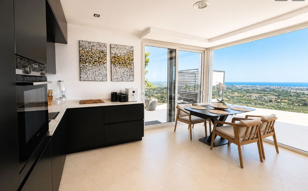Villa rénovée avec vue sur la mer à Marquesas, Dénia