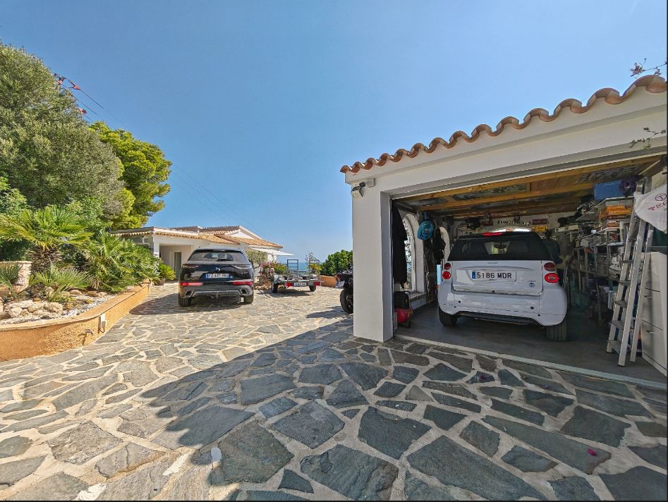 Villa rénovée avec vue panoramique sur la mer à Las Rotas, Dénia