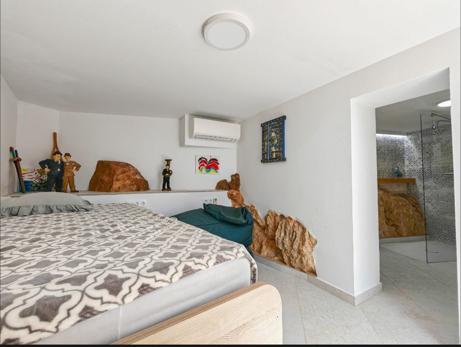 Villa rénovée avec vue panoramique sur la mer à Las Rotas, Dénia