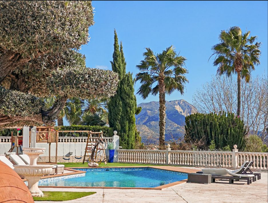 Villa de luxe avec appartement indépendant à Beniarbeig